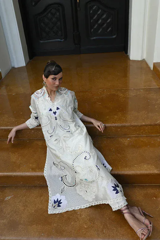 Bow - Nadia Farooqui - Image 4