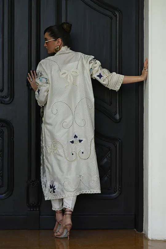 Bow - Nadia Farooqui - Image 5