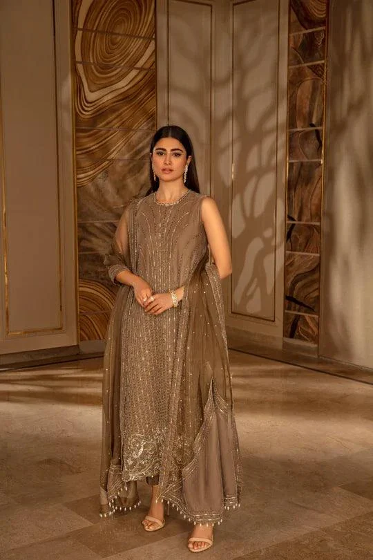 FV23-002 - Ayesha Shoaib Malik - Formals - Image 4