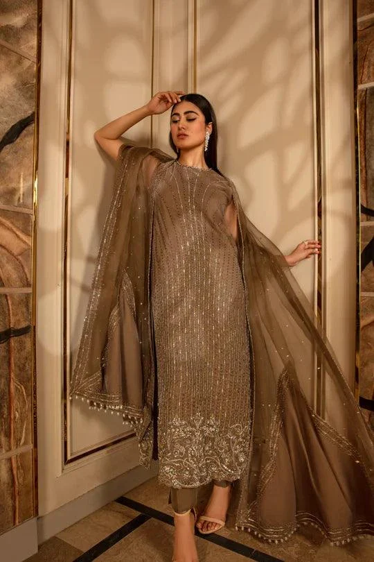 FV23-002 - Ayesha Shoaib Malik - Formals - Image 7