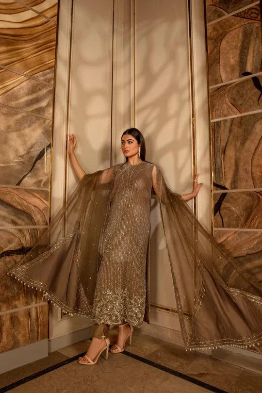 FV23-002 - Ayesha Shoaib Malik - Formals - Image 9